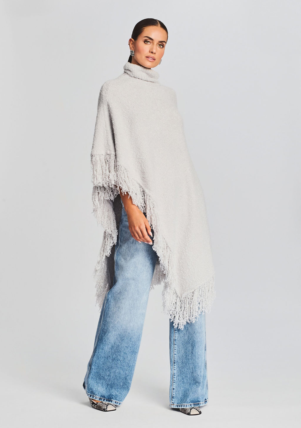 Frost Poncho by SEROYA in Silver, product image 5