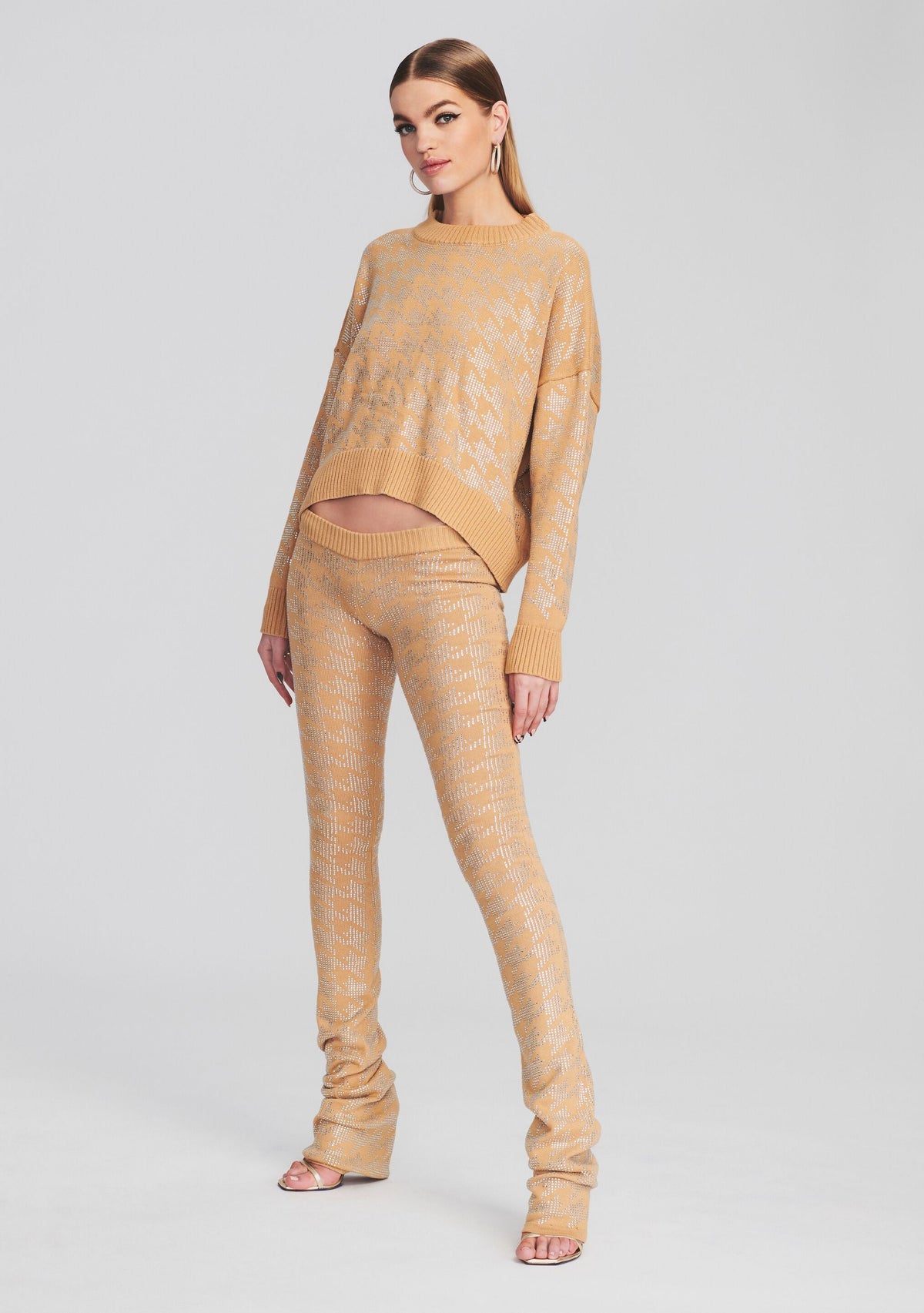 Mal Sweater by retrofête in Caramel/Silver Houndstooth, product image 2