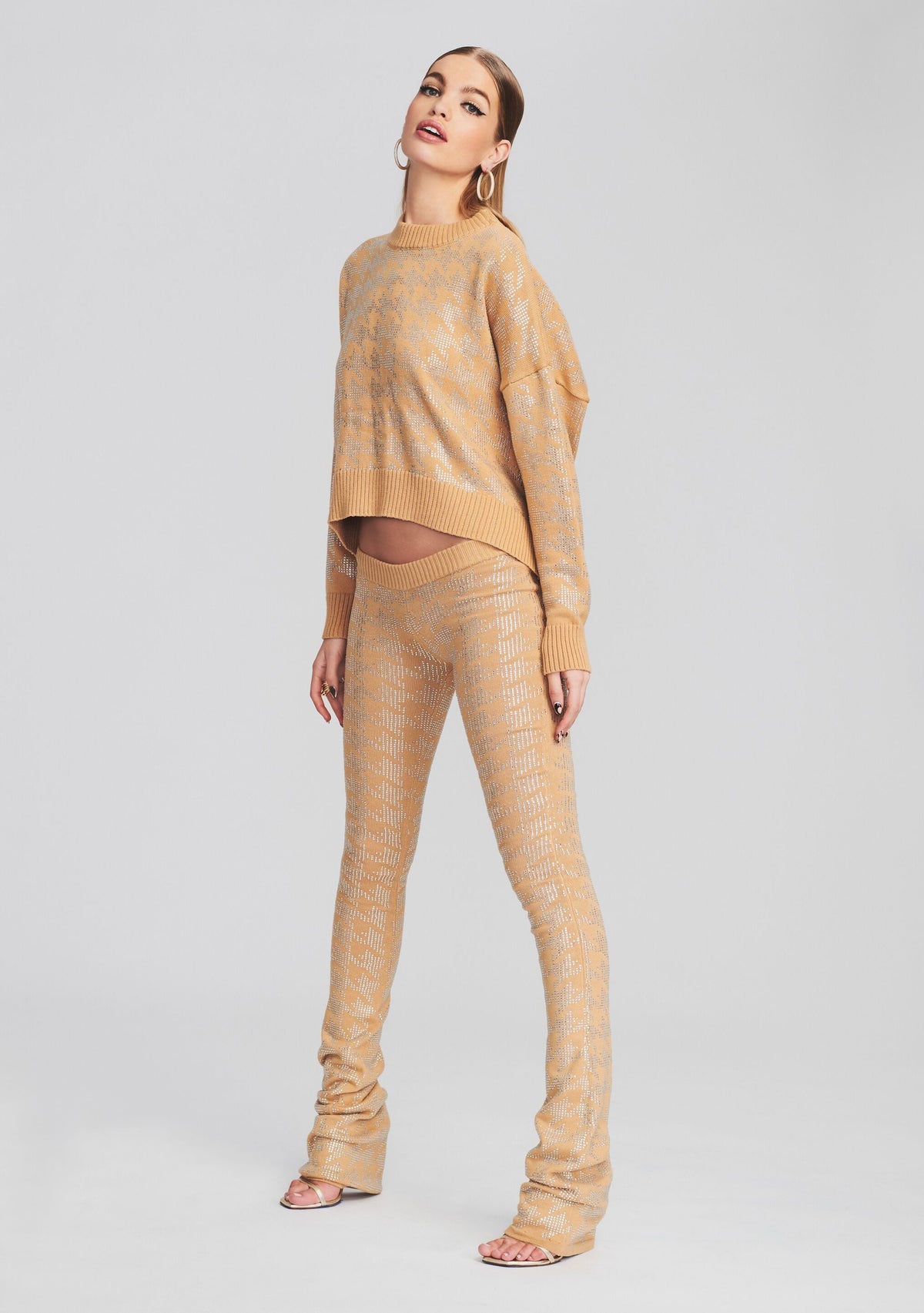 Mal Sweater by retrofête in Caramel/Silver Houndstooth, product image 5