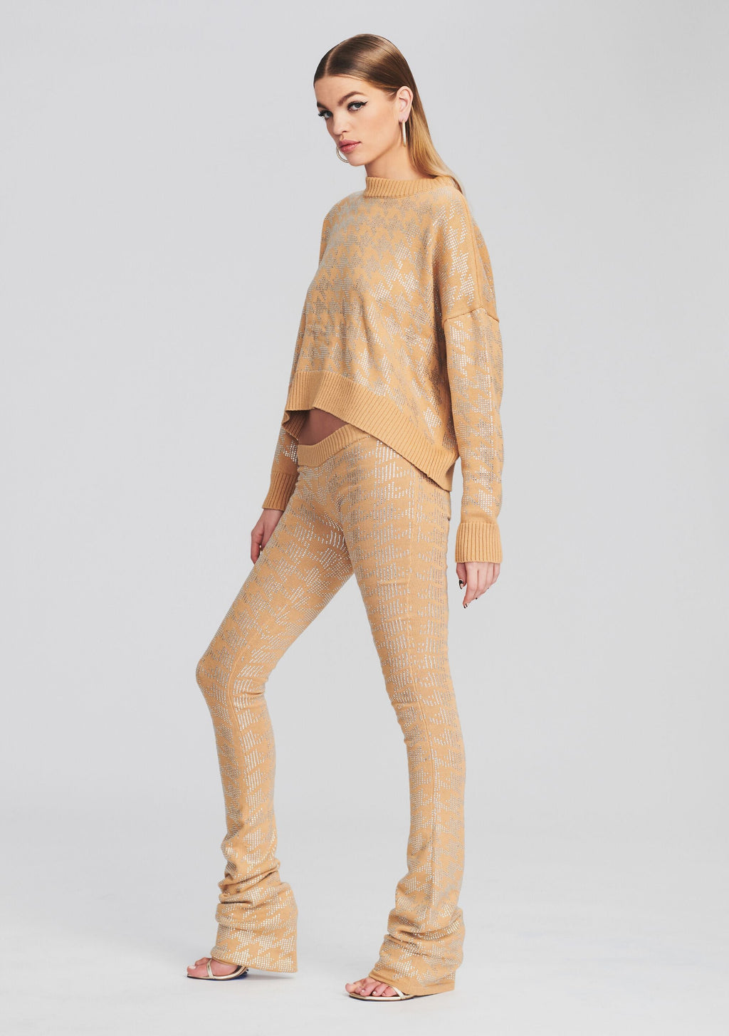 Mal Sweater by retrofête in Caramel/Silver Houndstooth, product image 3