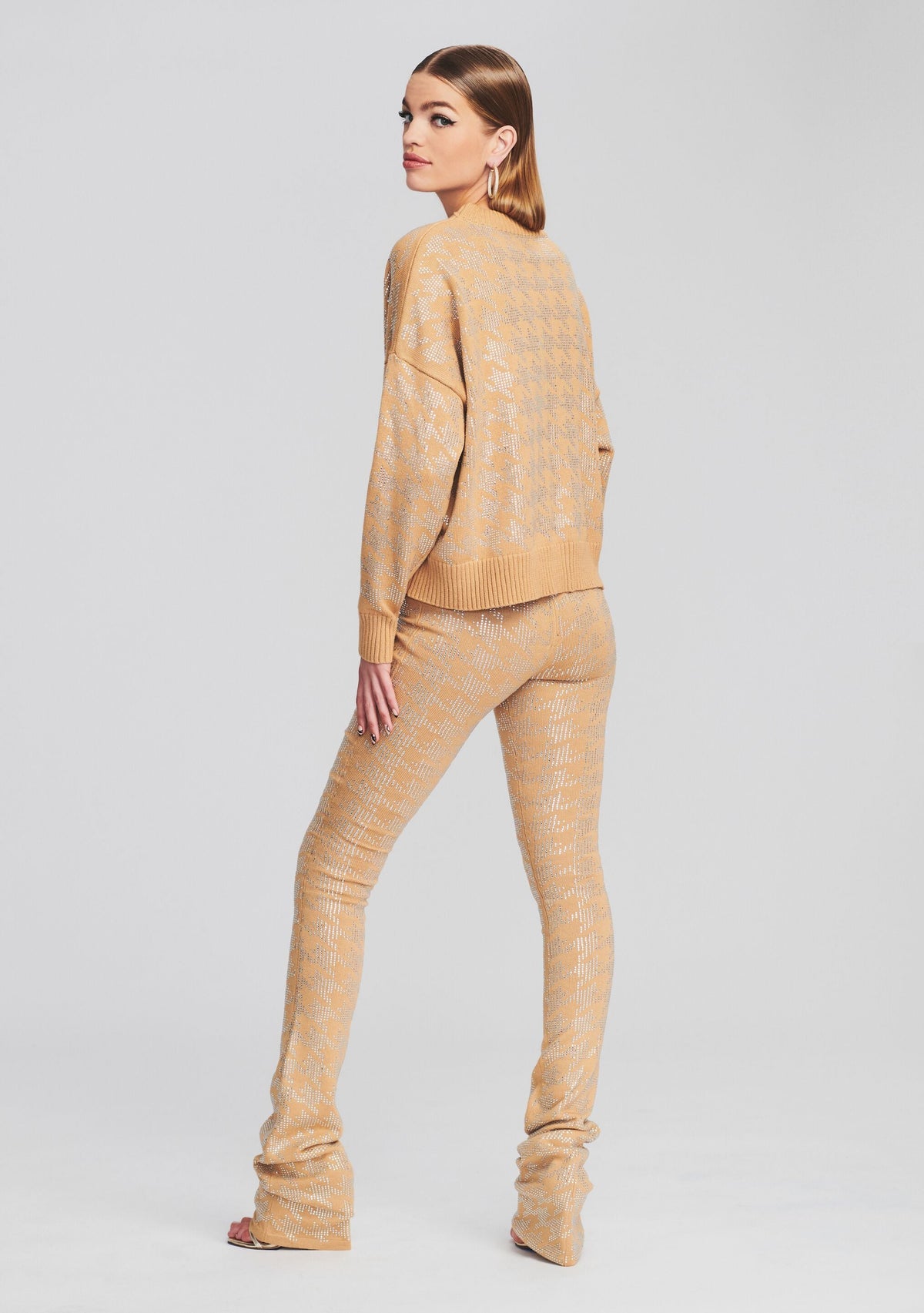 Mal Sweater by retrofête in Caramel/Silver Houndstooth, product image 4