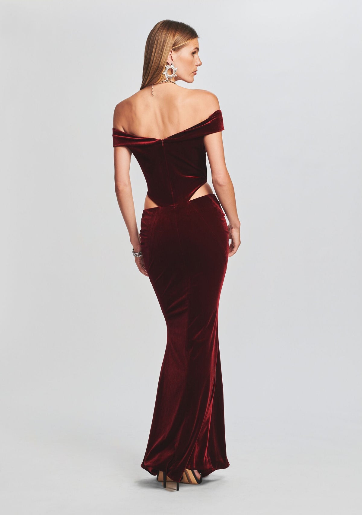Giada Velvet Dress by retrofête in Burgundy, product image 4