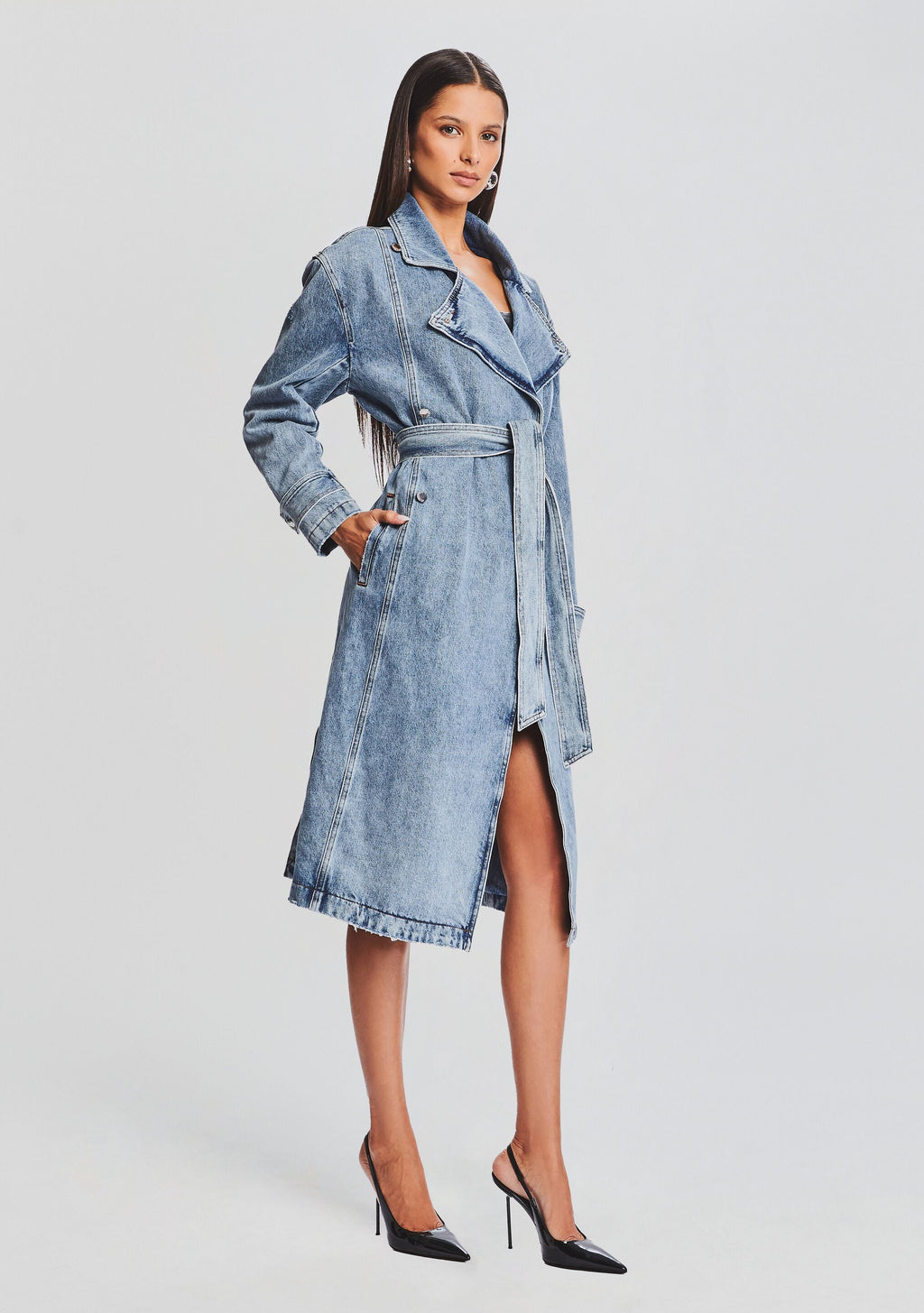 Dakota Denim Jacket by retrofête in Alani, product image 3