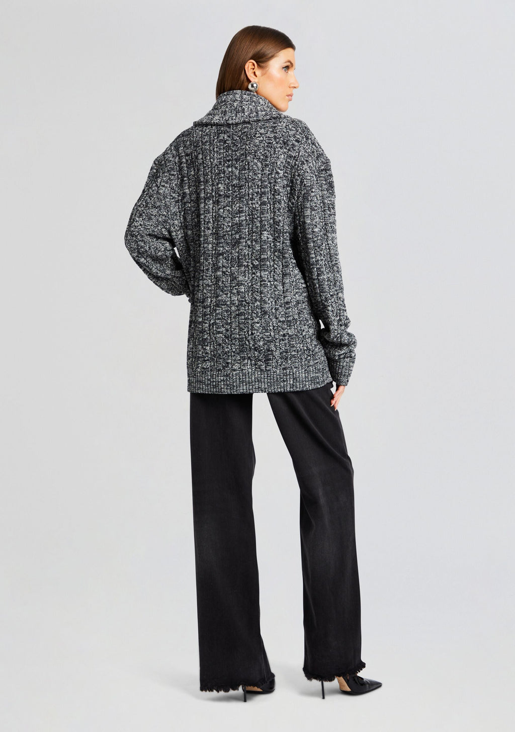 Cliff Robe by SEROYA in Charcoal, product image 4