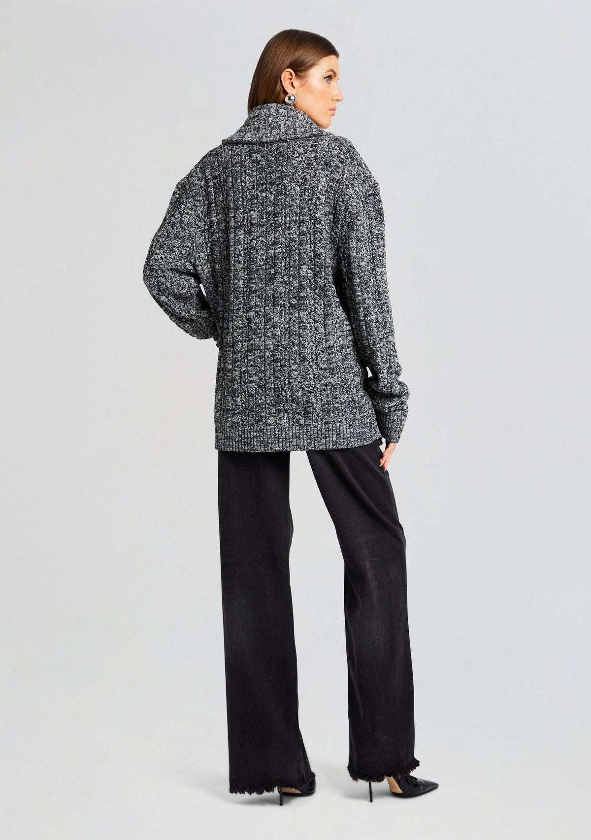 Cliff Robe by SEROYA in Charcoal, product image 4