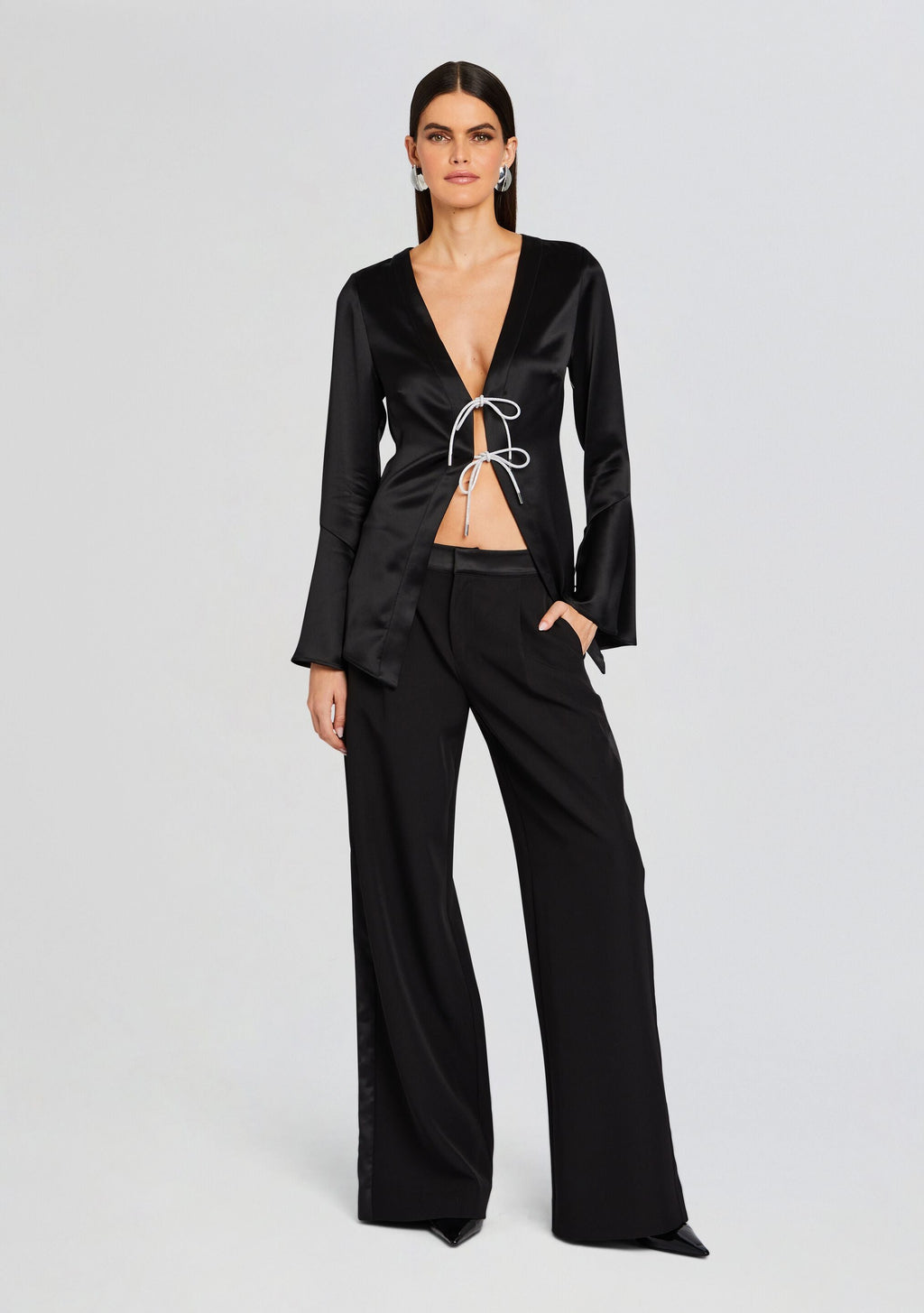 Svea Blouse by retrofête in Black, product image 5