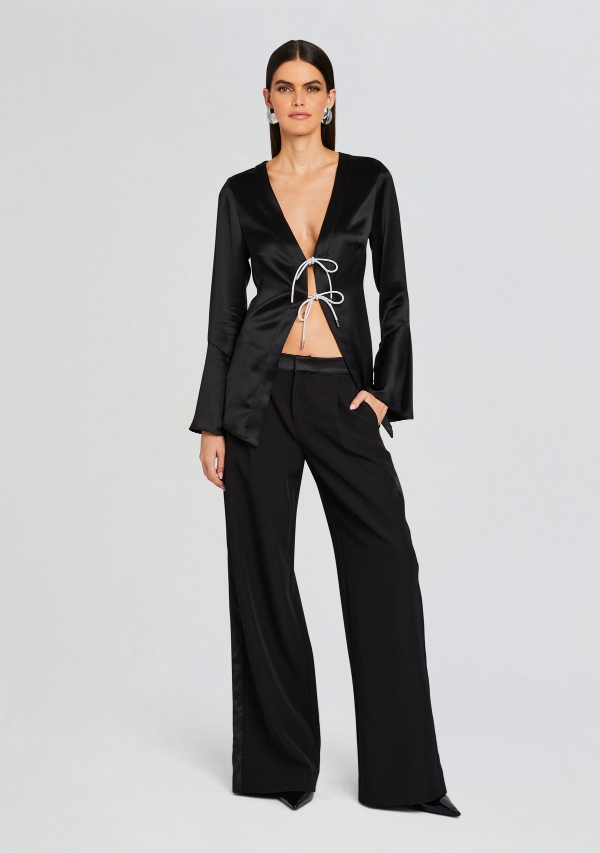 Svea Blouse by retrofête in Black, product image 5
