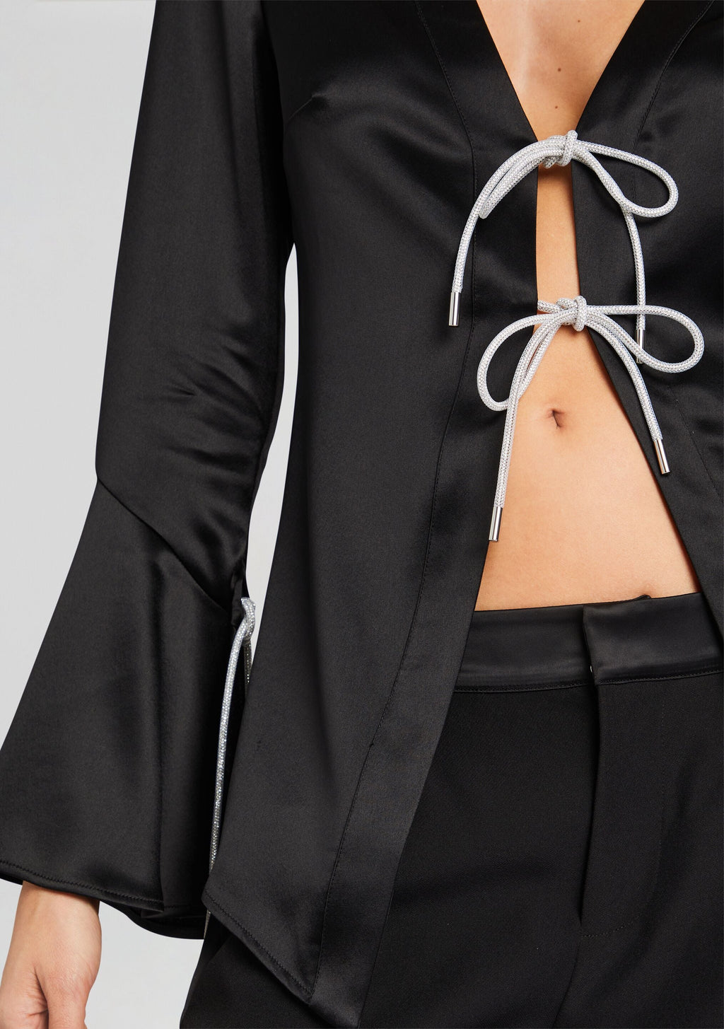 Svea Blouse by retrofête in Black, product image 2