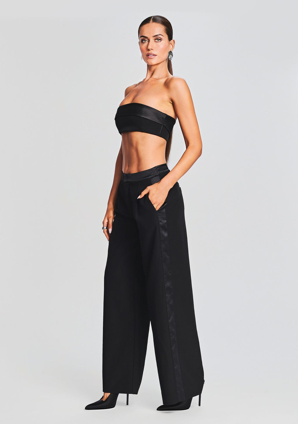 Mia Top by retrofête in Black, product image 3