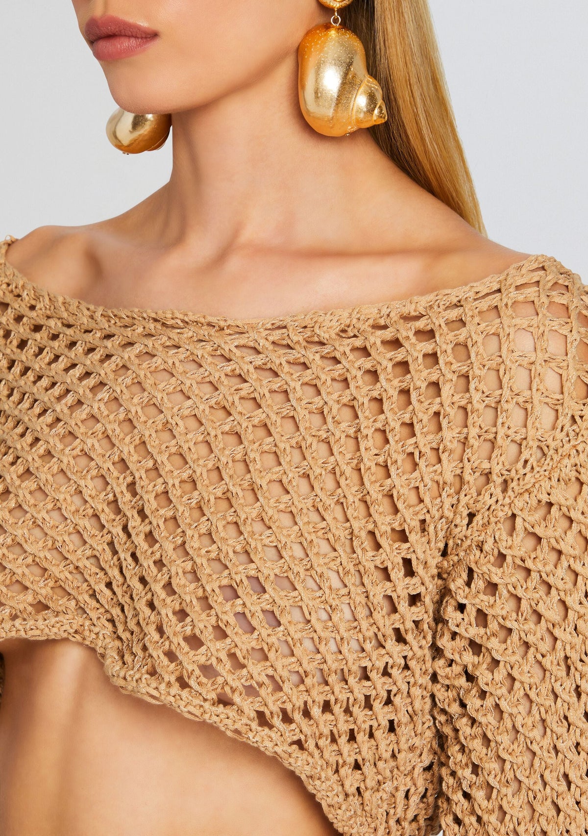Magen Knitted Shirt by Bananhot in Classic Beige, product image 2
