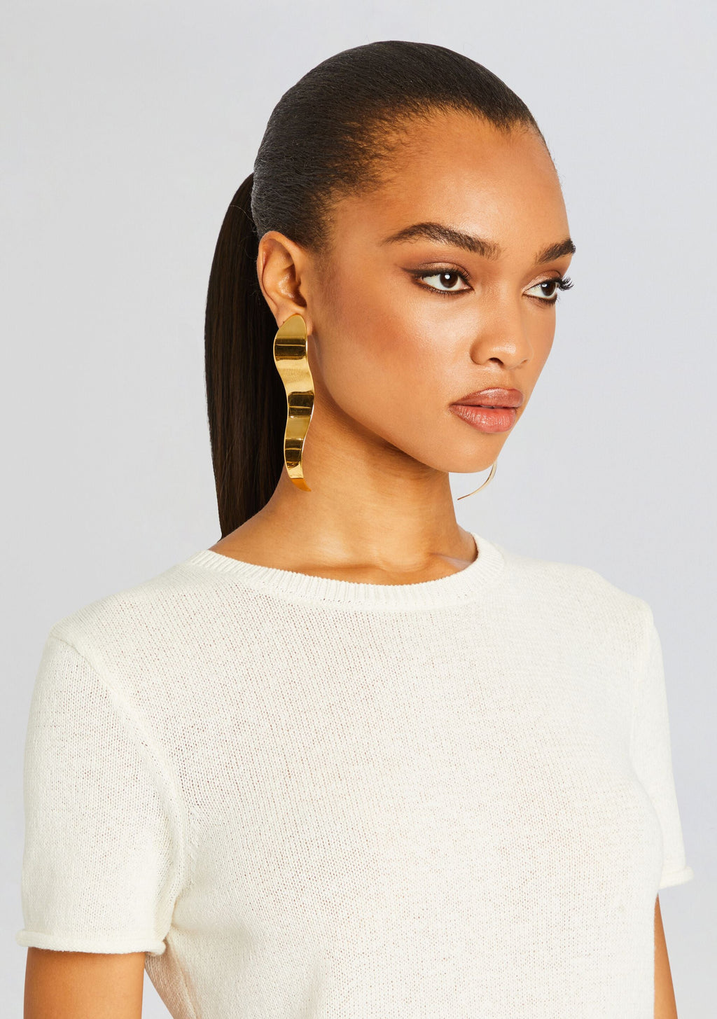 Wavy Earring by Retrofête X Keren Wolf in Gold, product image 2