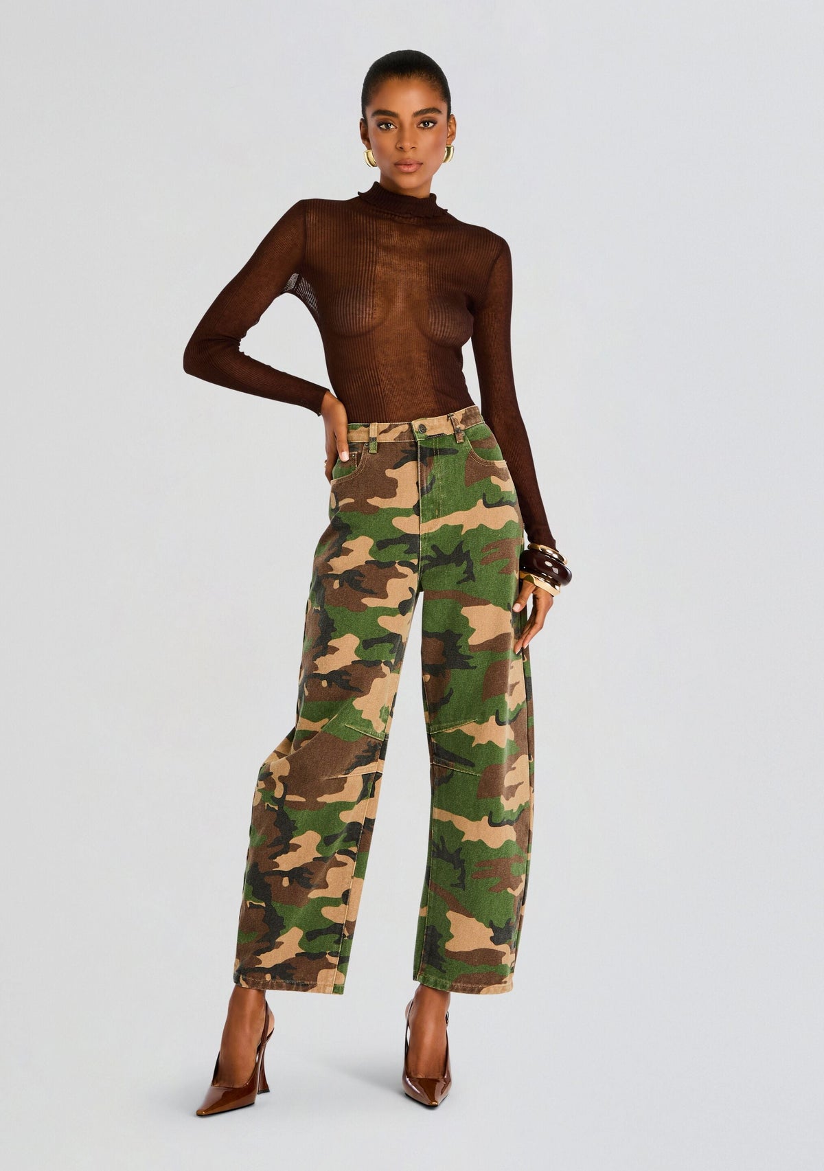 Marbel Mid Rise Barrel Jean by SEROYA in Camo Canvas, product image 5