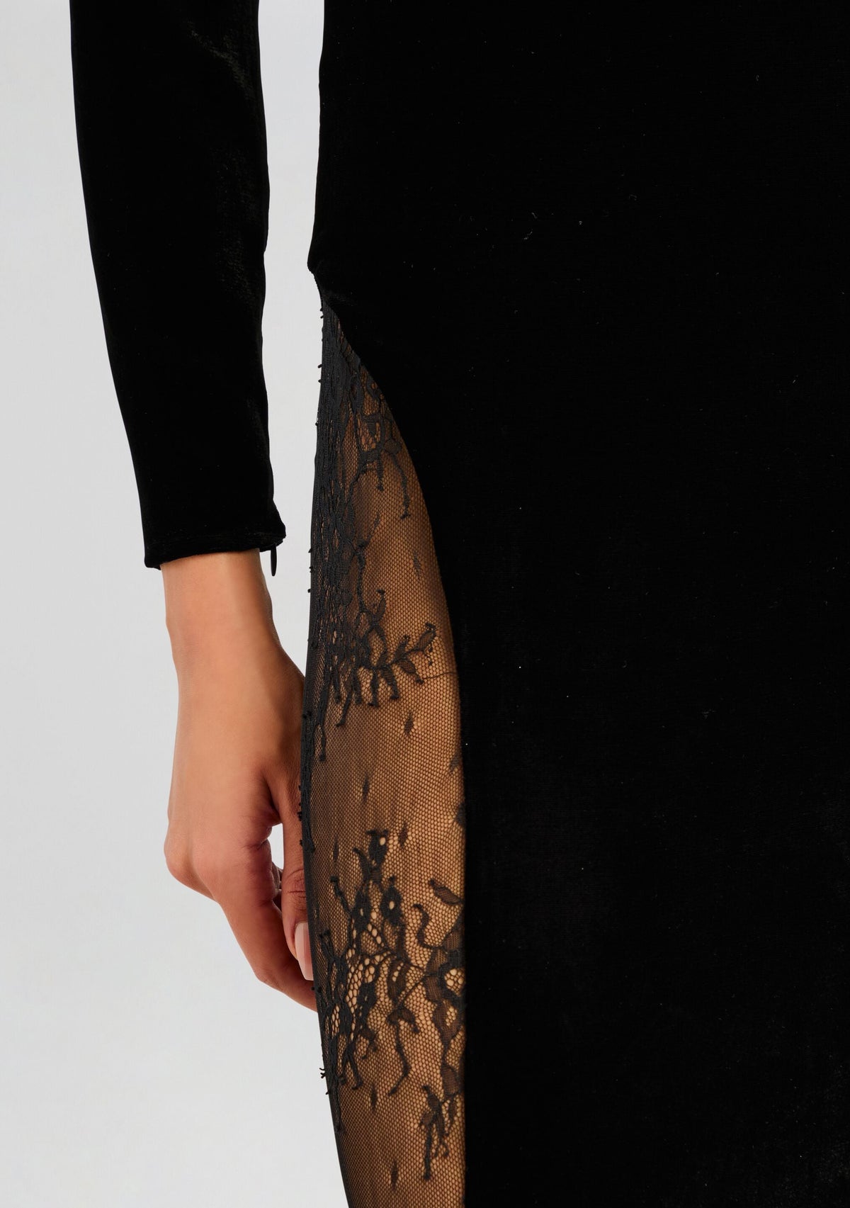 Amor Velvet Dress by retrofête in Black, product image 3
