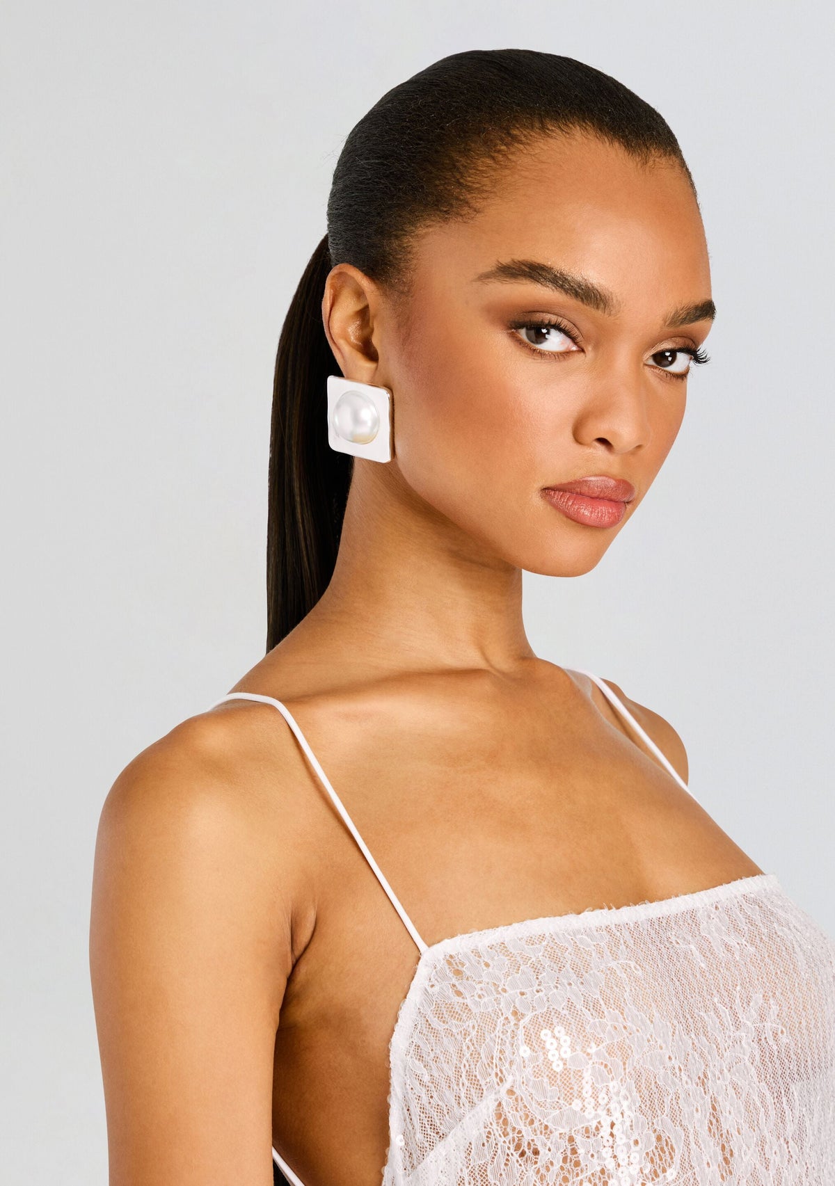 Nikki Pearl Earrings by retrofête in Silver with Pearl, product image 2