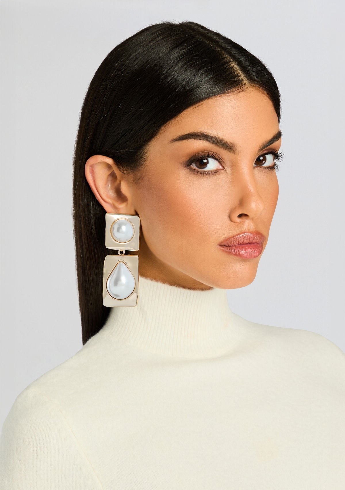 Savannah Pearl Drop Earrings by retrofête in Gold, product image 2