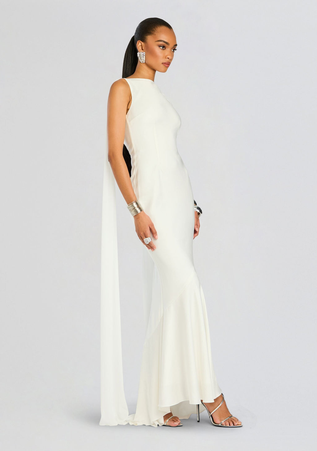 Julia Dress by retrofête in White, product image 4