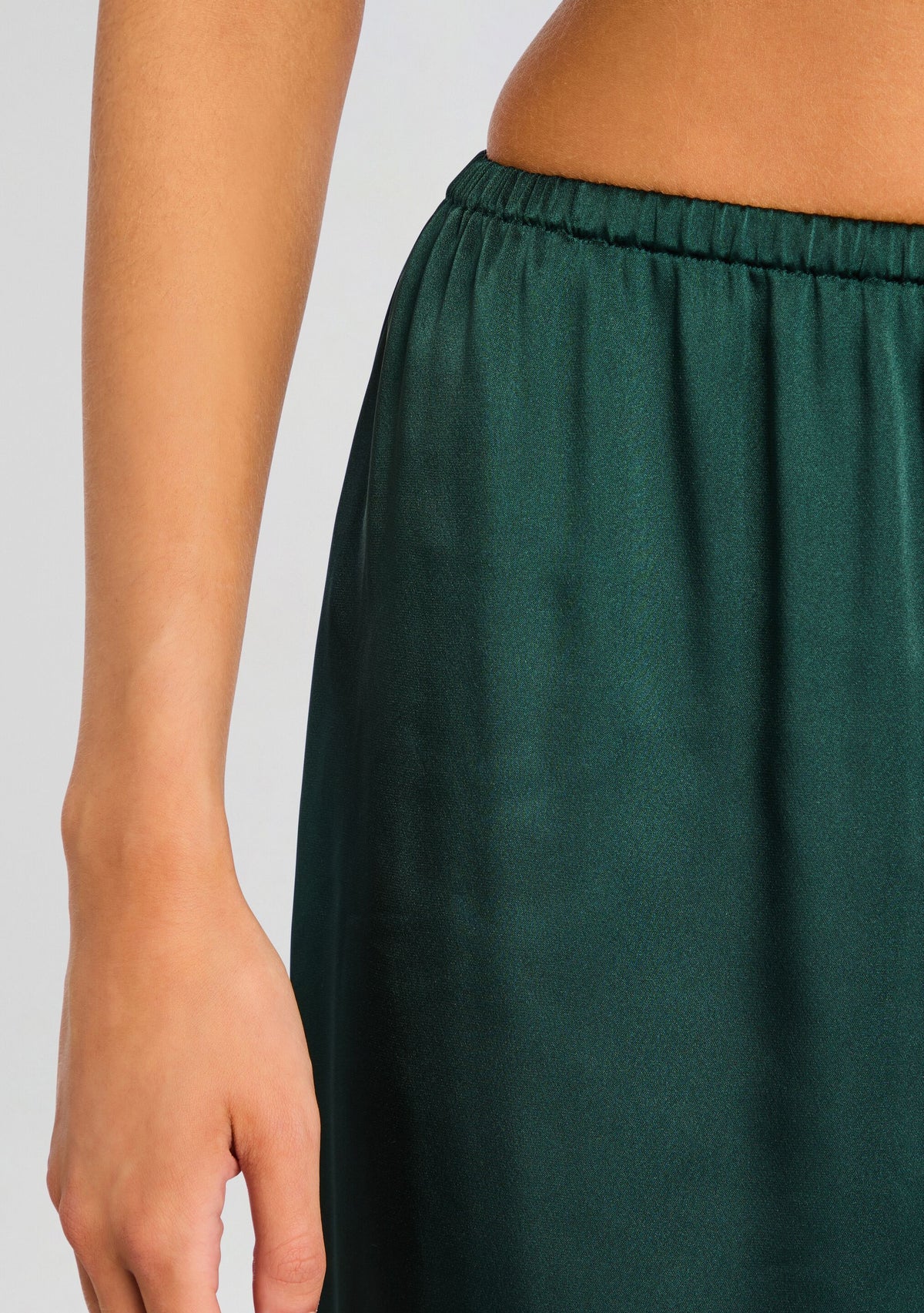 Viva Satin Pant by SEROYA in Evergreen, product image 3