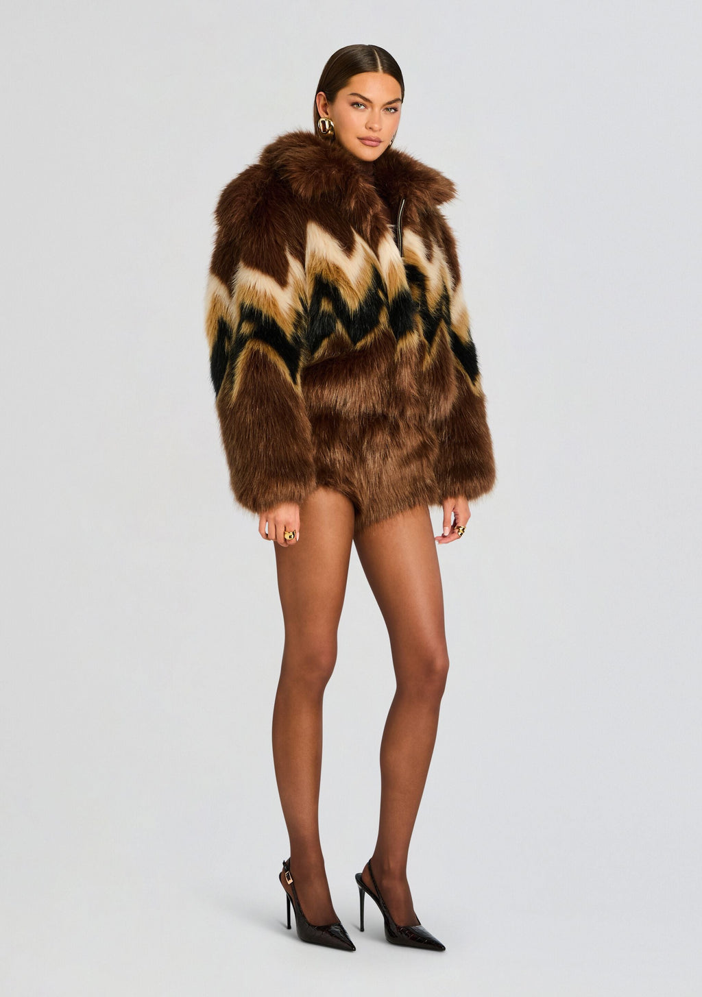 Arista Faux Fur Short by retrofête in Brown, product image 4
