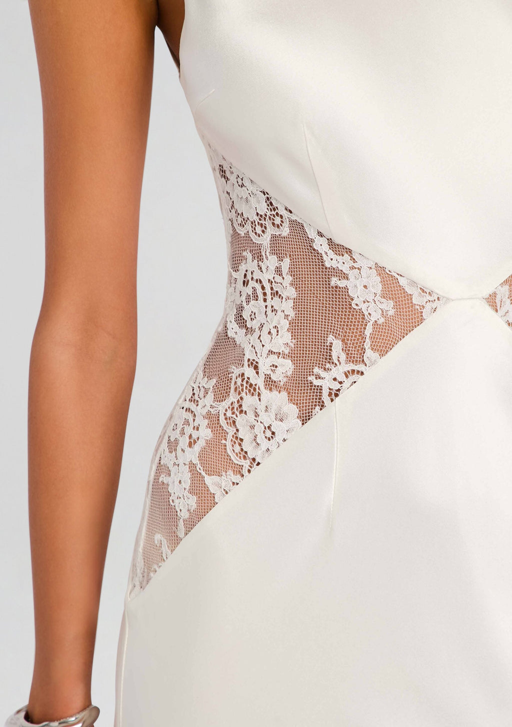 Analuisa Lace Dress by retrofête in Ivory, product image 3