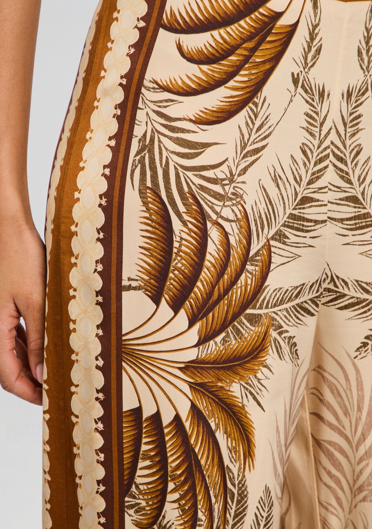 Sunny Pant by retrofête in Ochre Palma, product image 3