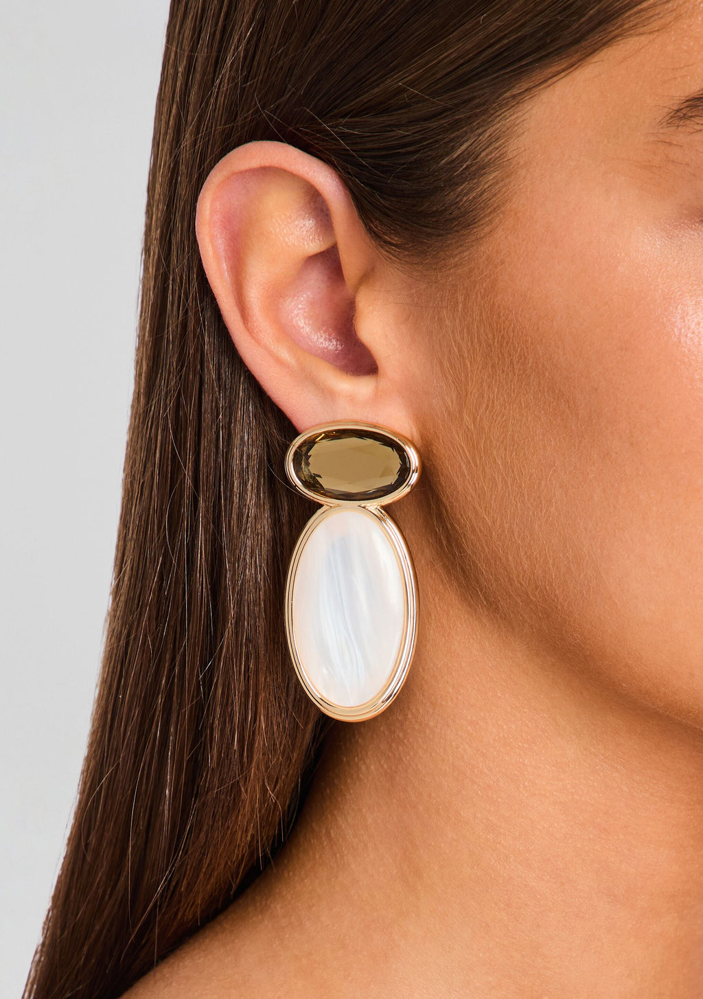 Yolanda Earring by retrofête in Ochre/Pearl, product image 2