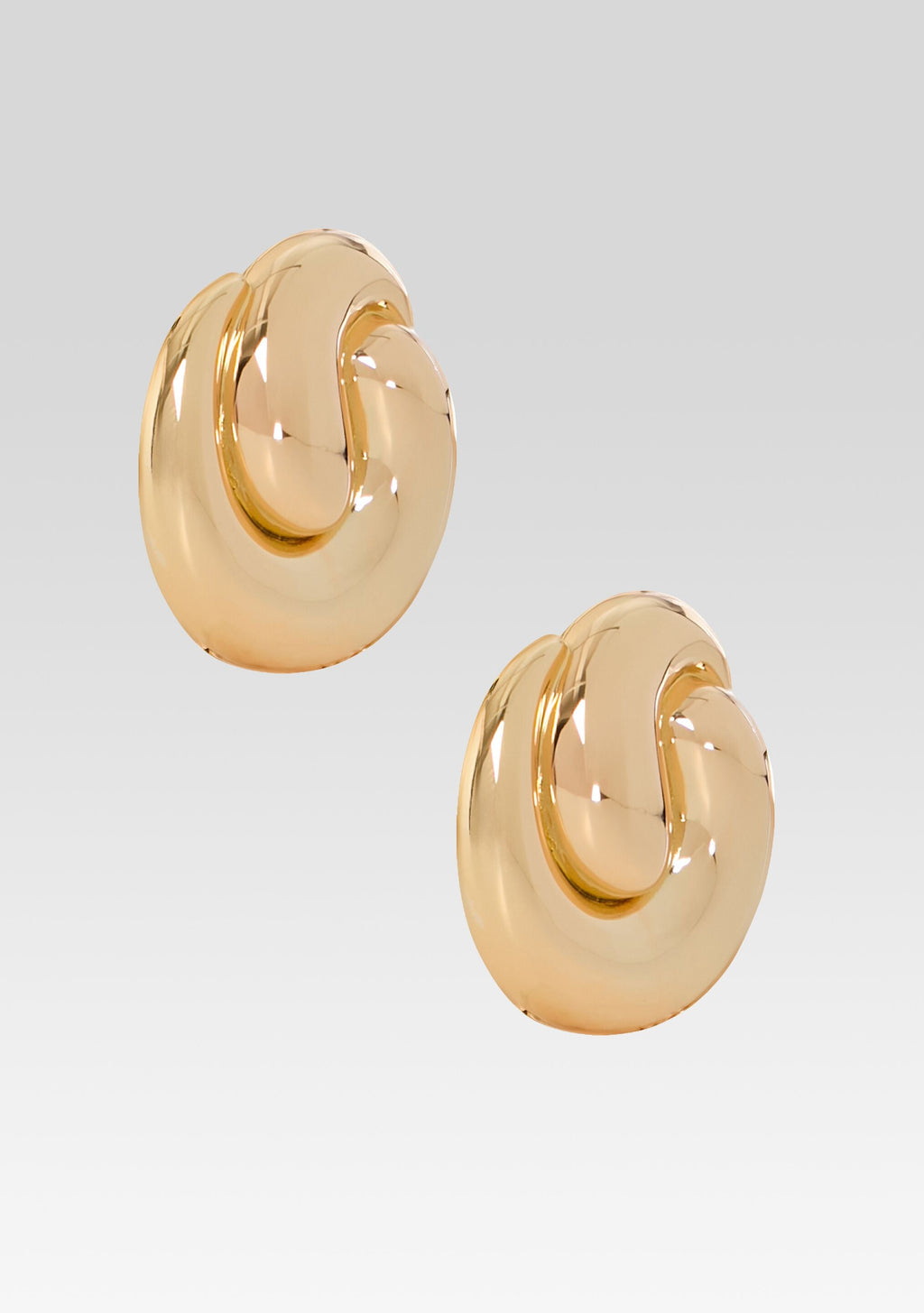 Doma Earring by retrofête in Gold, product image 3