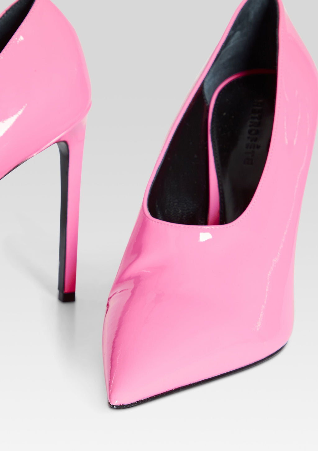 Mollie Leather Pump by retrofête in Pink, product image 6