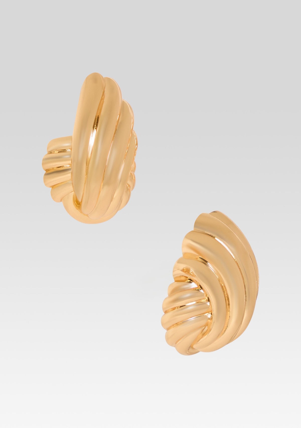 Jill Earring by retrofête in Gold, product image 3