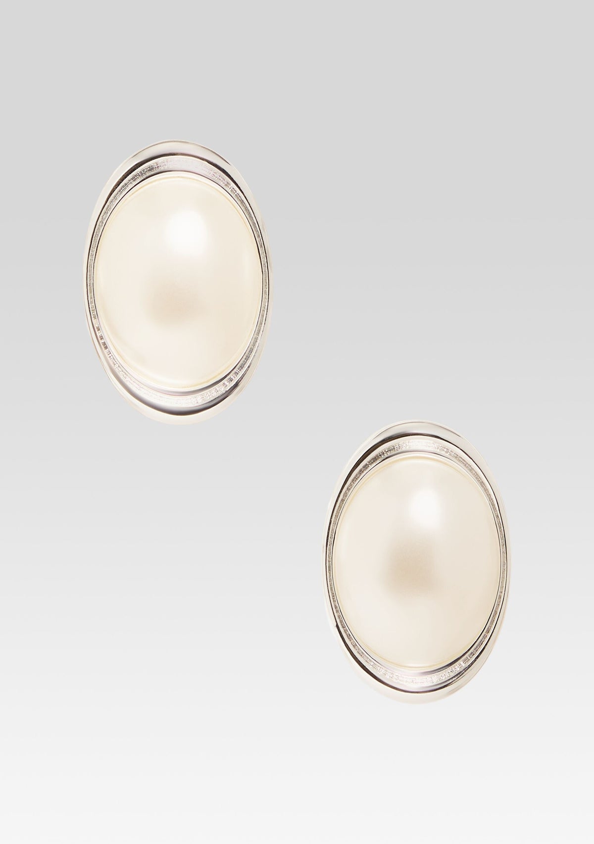 Sanaa Earrings by retrofête in Silver/Pearl, product image 1