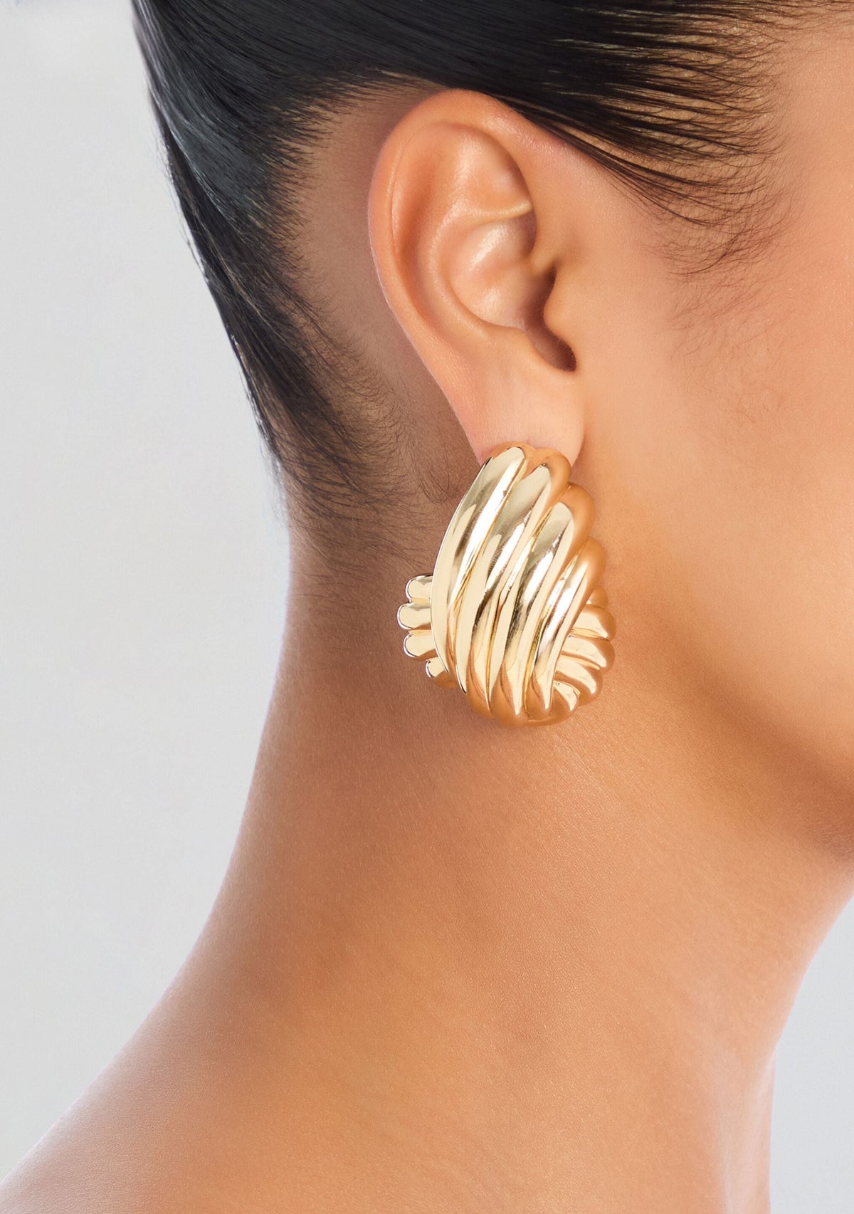 Jill Earring by retrofête in Gold, product image 2