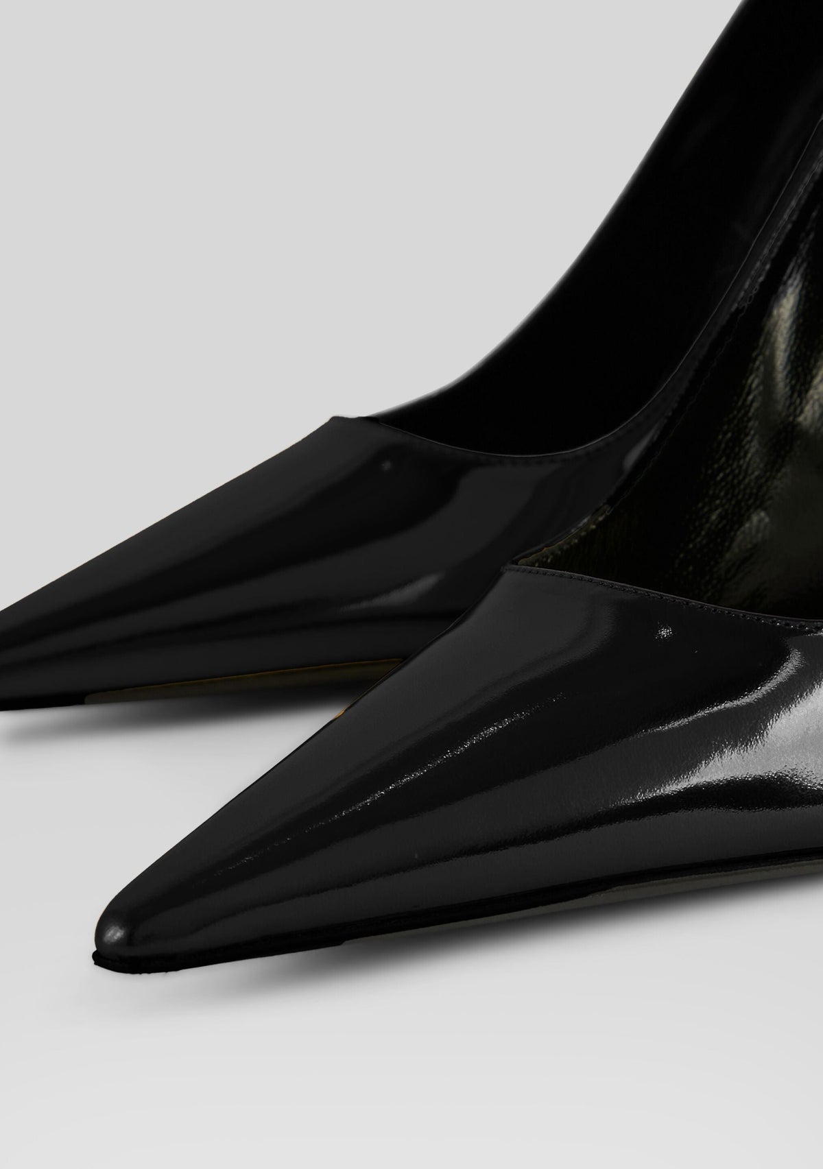 Jasmine Heel by retrofête in Black, product image 4