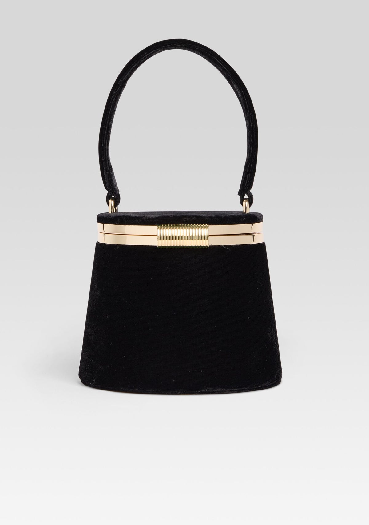 Lesla Velvet Case by retrofête in Velvet Black, product image 1