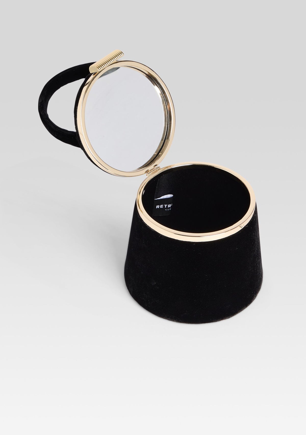 Lesla Velvet Case by retrofête in Velvet Black, product image 5
