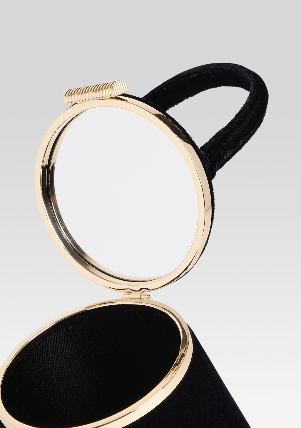 Lesla Velvet Case by retrofête in Velvet Black, product image 6