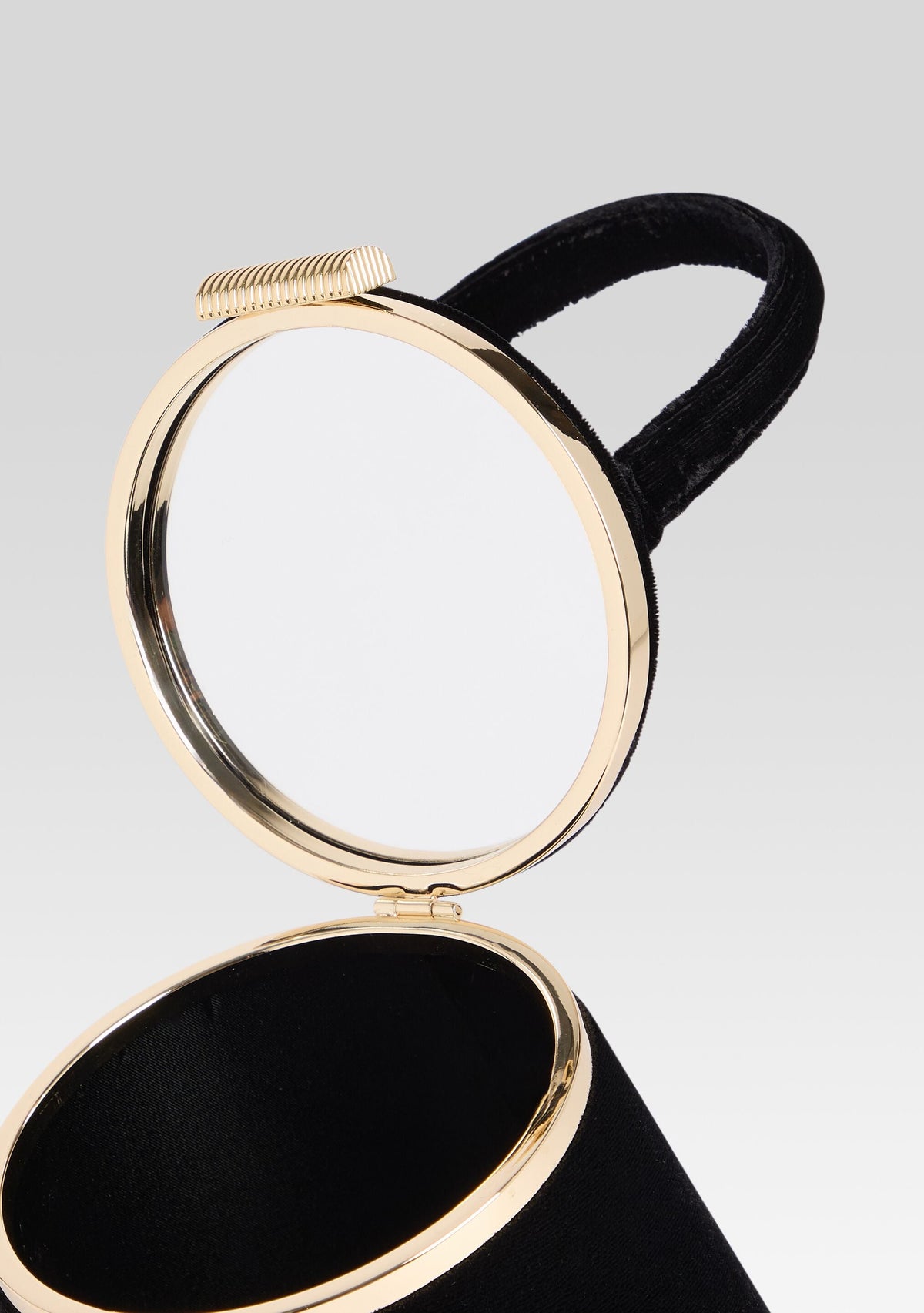 Lesla Velvet Case by retrofête in Velvet Black, product image 6