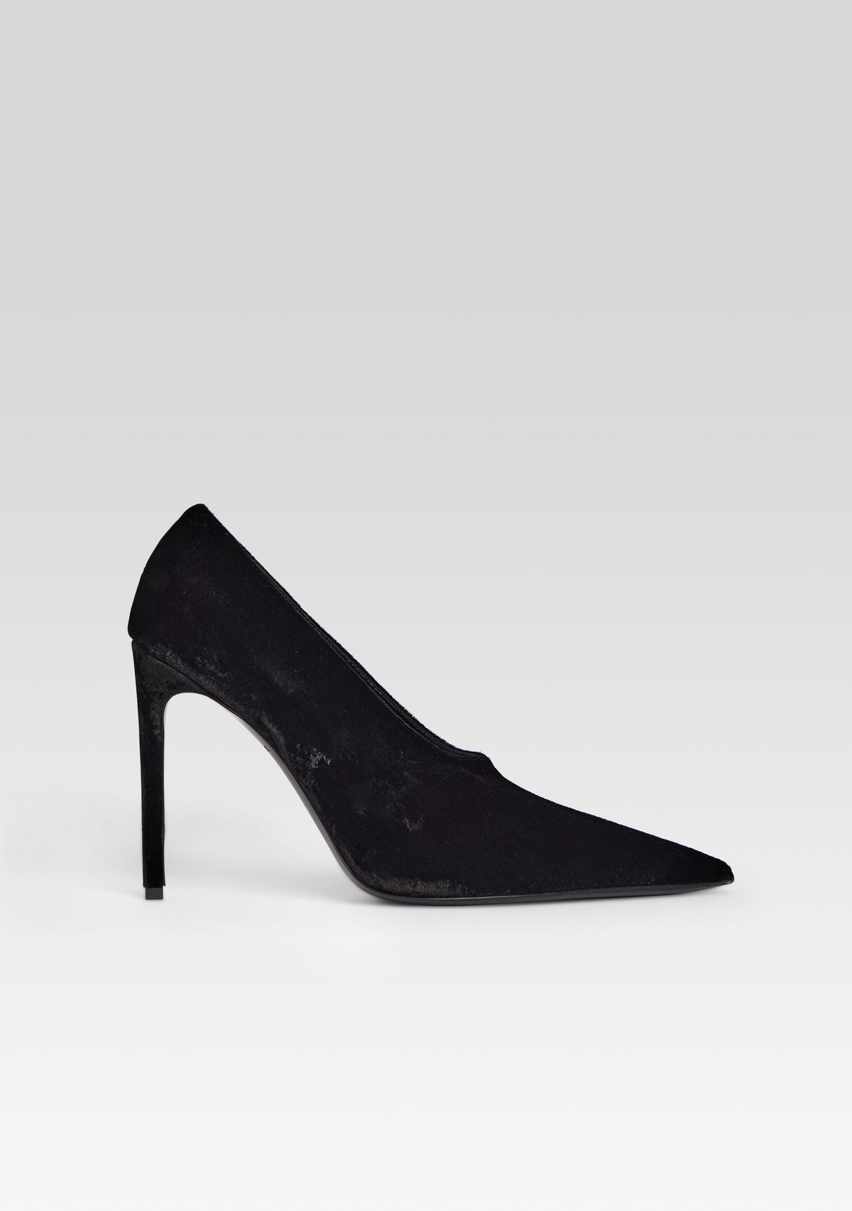 Mollie Velvet Pump by retrofête in Black Velvet, product image 1