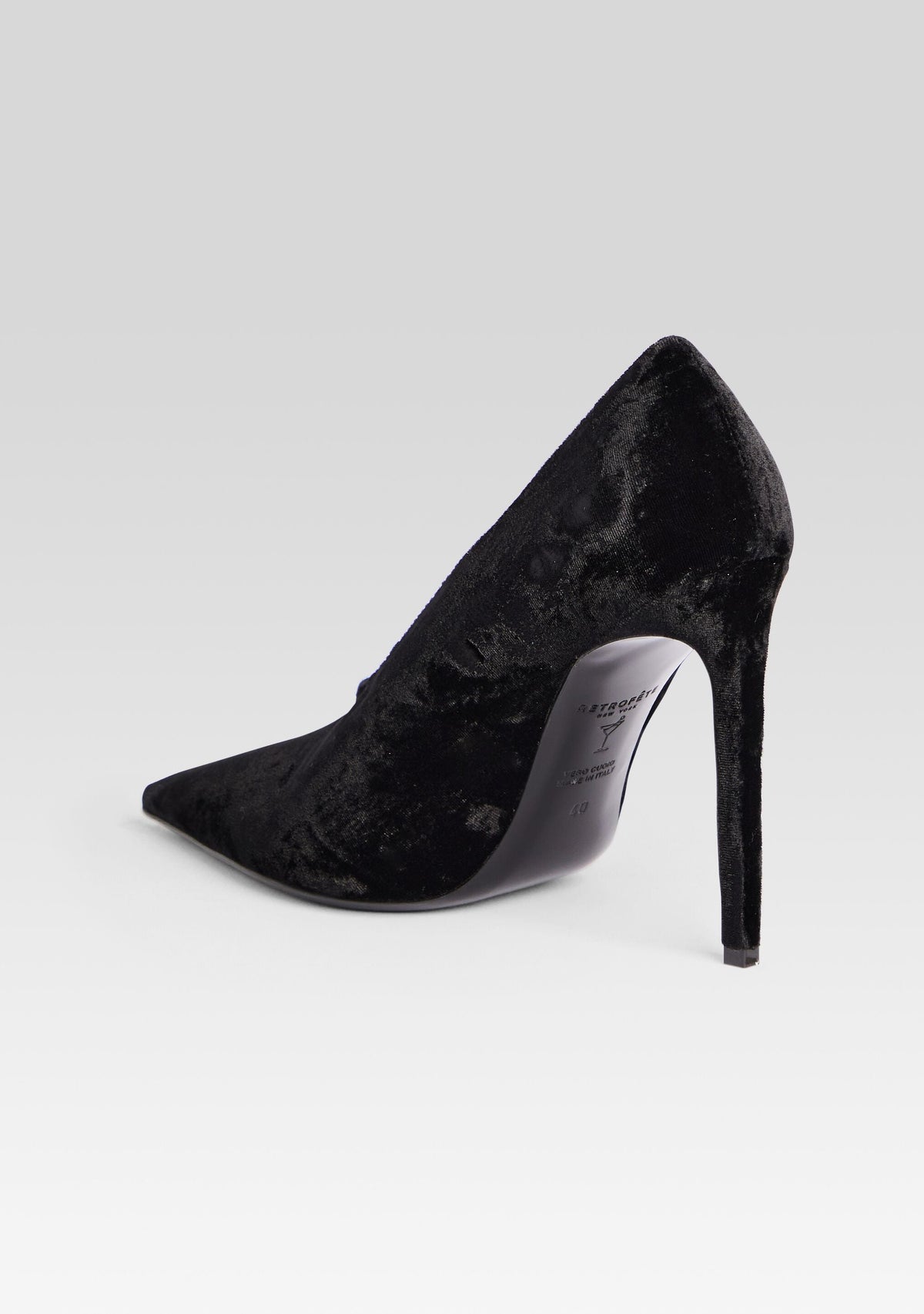 Mollie Velvet Pump by retrofête in Black Velvet, product image 5