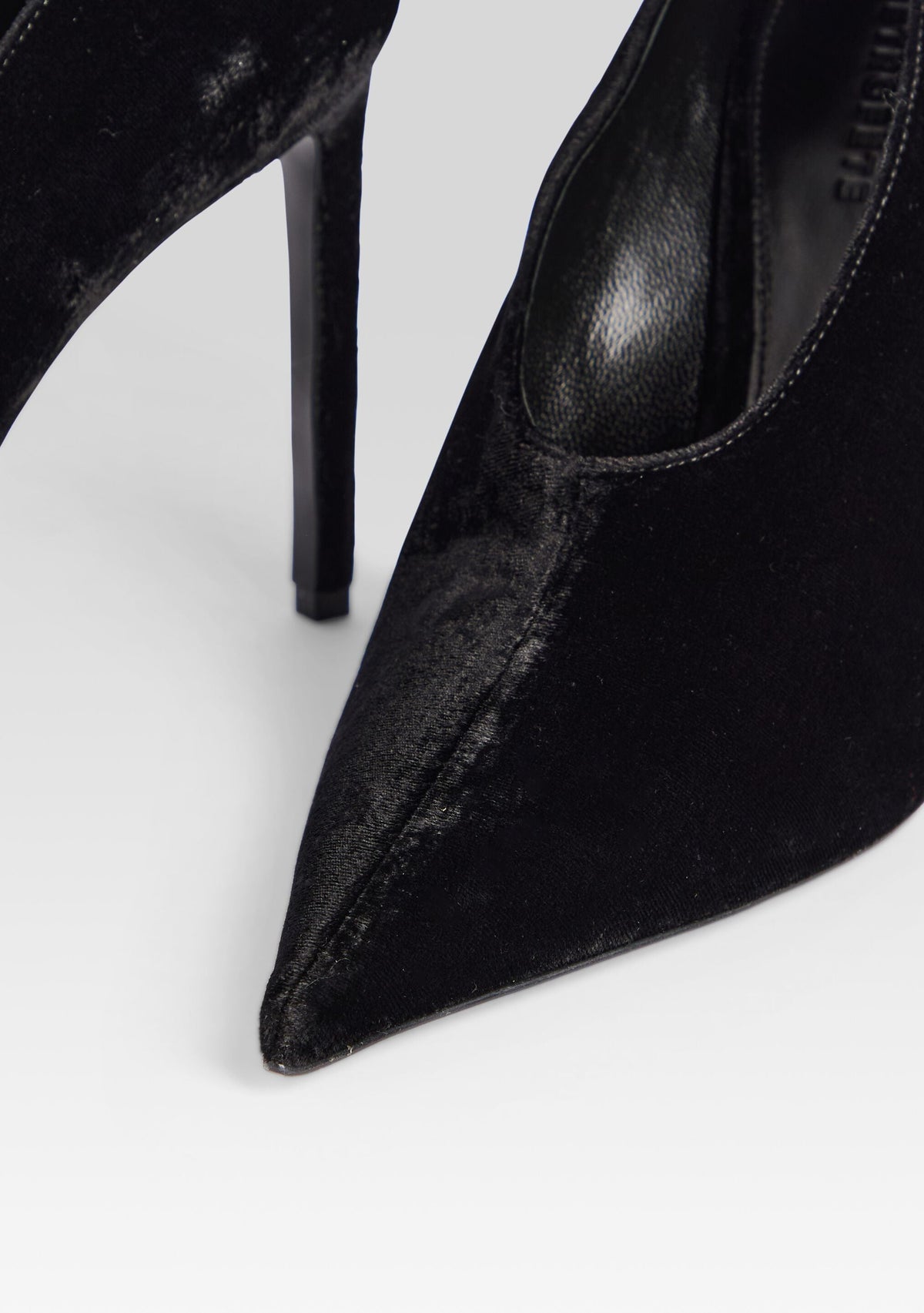 Mollie Velvet Pump by retrofête in Black Velvet, product image 4