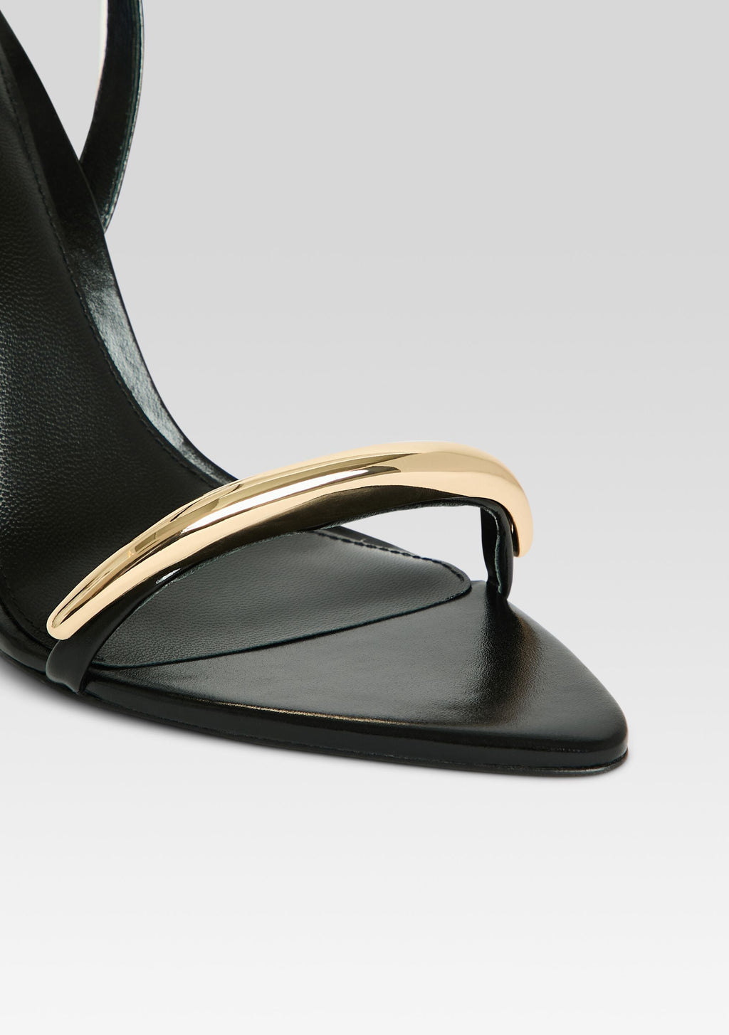 Nola Wedge by retrofête in Black, product image 3