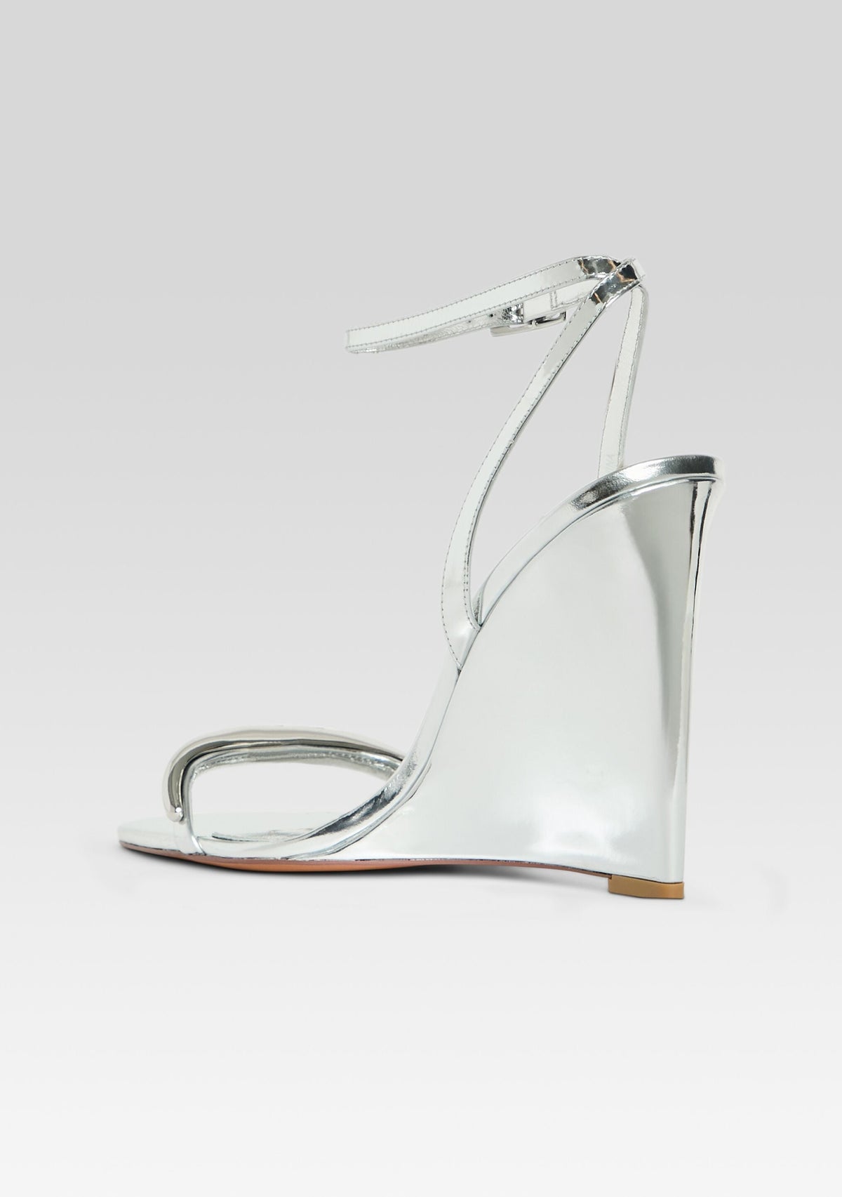 Nola Wedge by retrofête in Silver, product image 5
