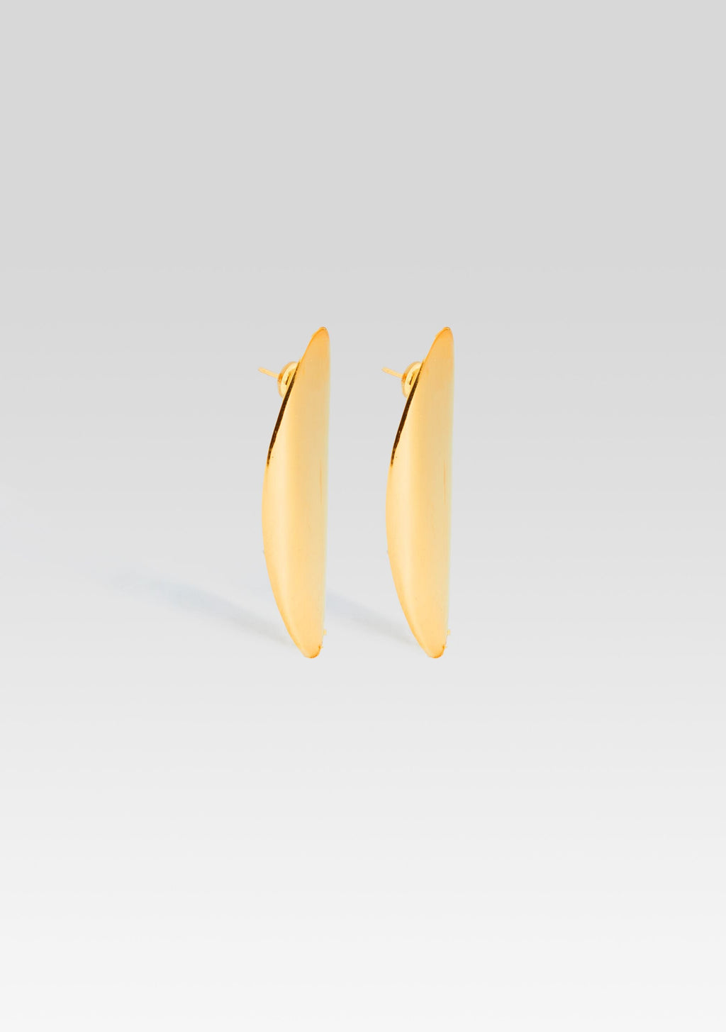 Oval Earring by Retrofête X Keren Wolf in Gold, product image 2