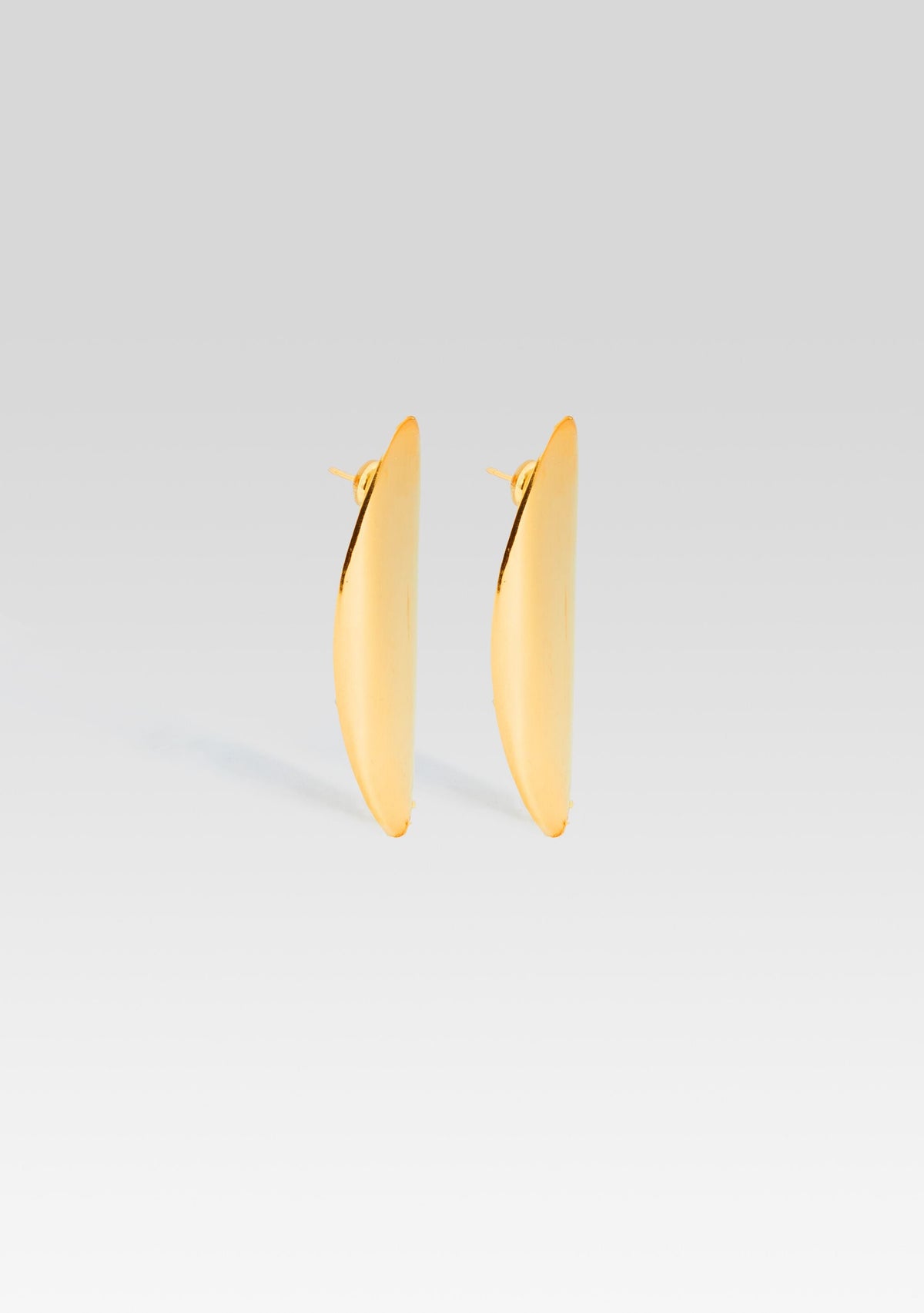 Oval Earring by Retrofête X Keren Wolf in Gold, product image 2