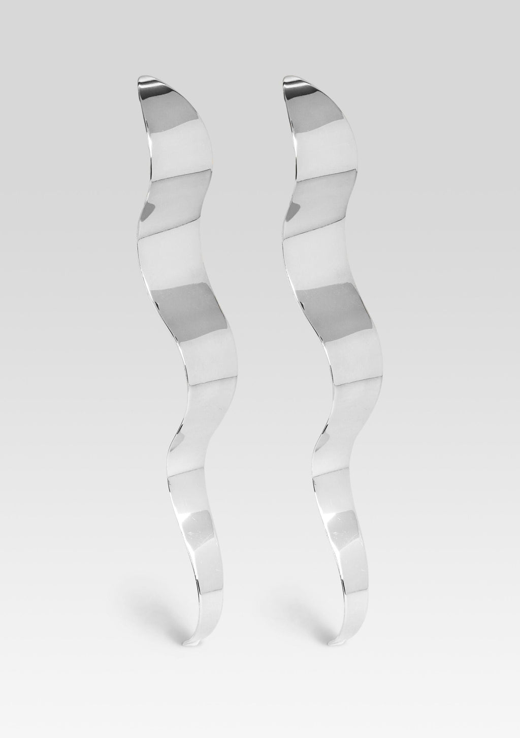 Wavy Earring by Retrofête X Keren Wolf in Silver, product image 1