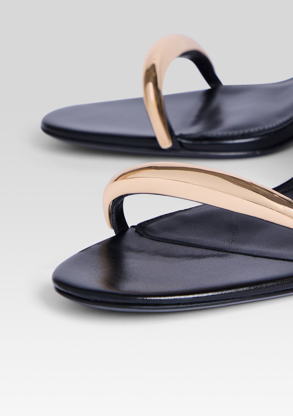 Fawny Sandal by retrofête in Black/Gold, product image 2