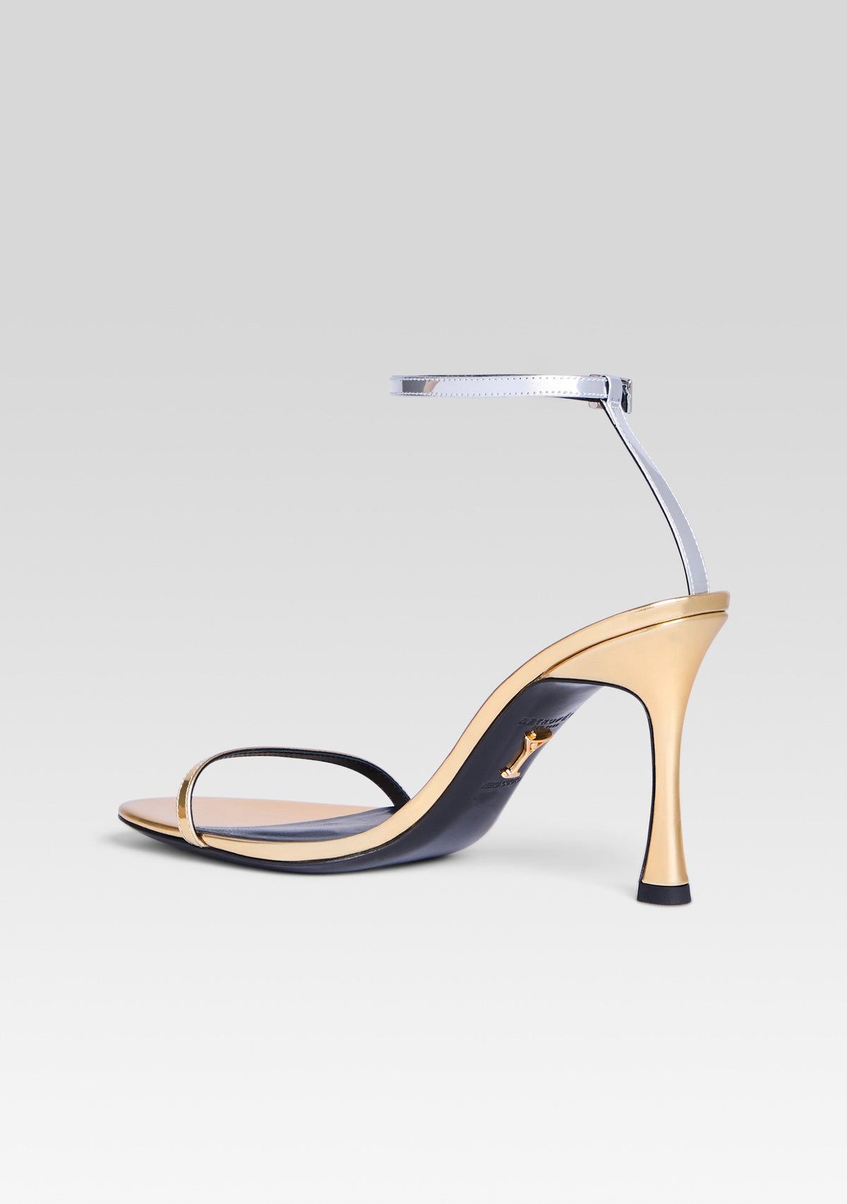 Fowla Sandal by retrofête in Silver/Gold, product image 5