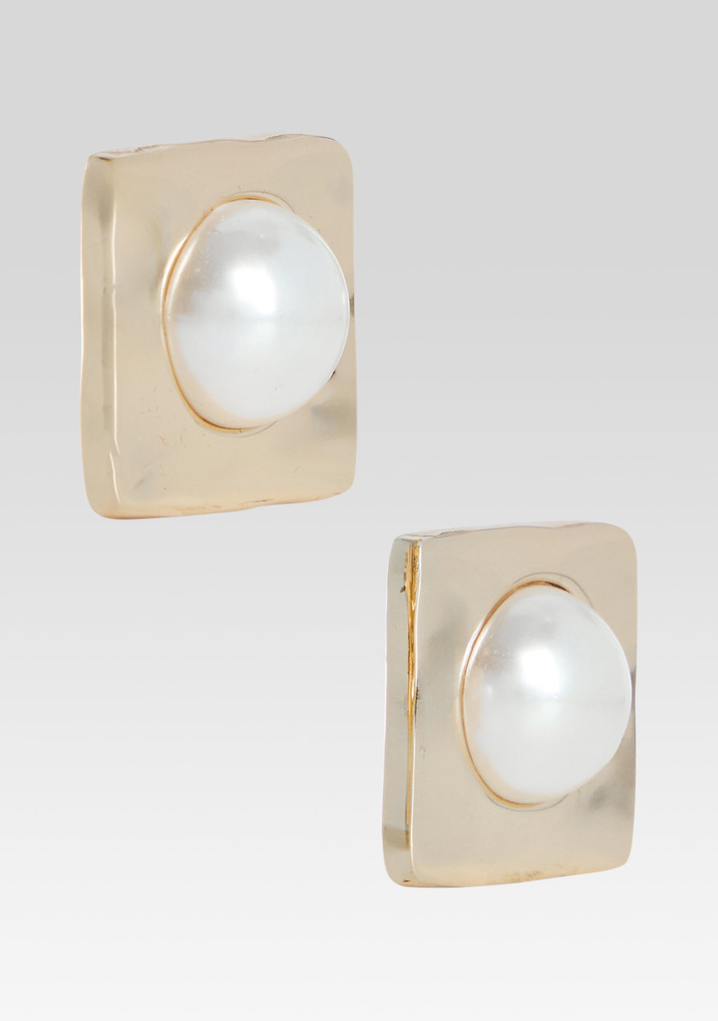Nikki Pearl Earrings by retrofête in Gold, product image 3