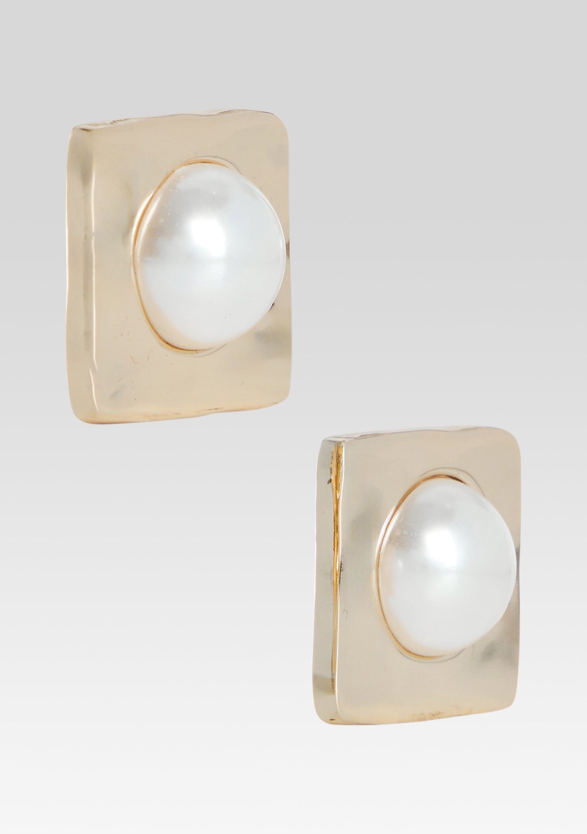 Nikki Pearl Earrings by retrofête in Gold, product image 3