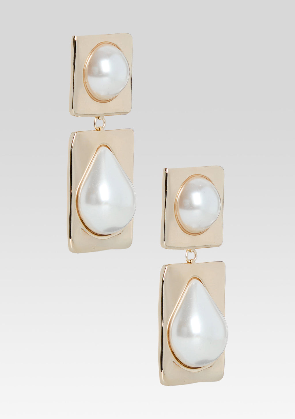 Savannah Pearl Drop Earrings by retrofête in Gold, product image 3